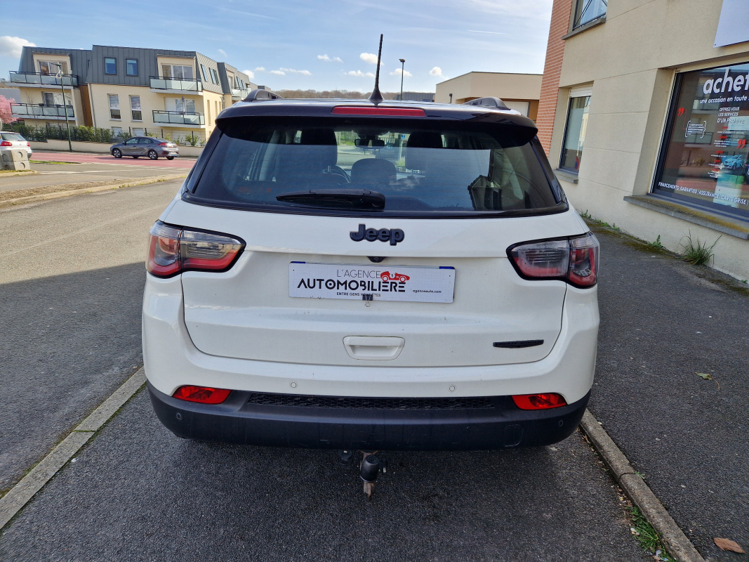 Jeep Compass — 4