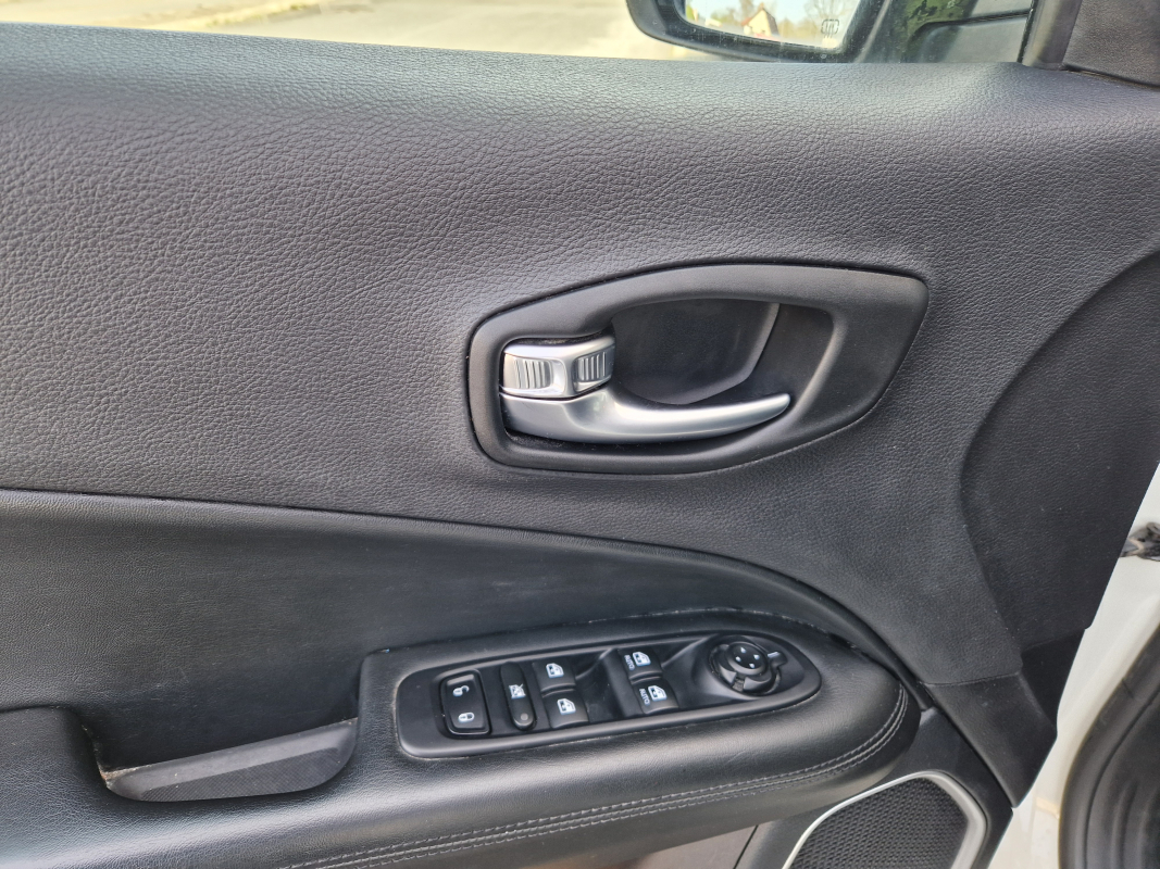 Jeep Compass — 35