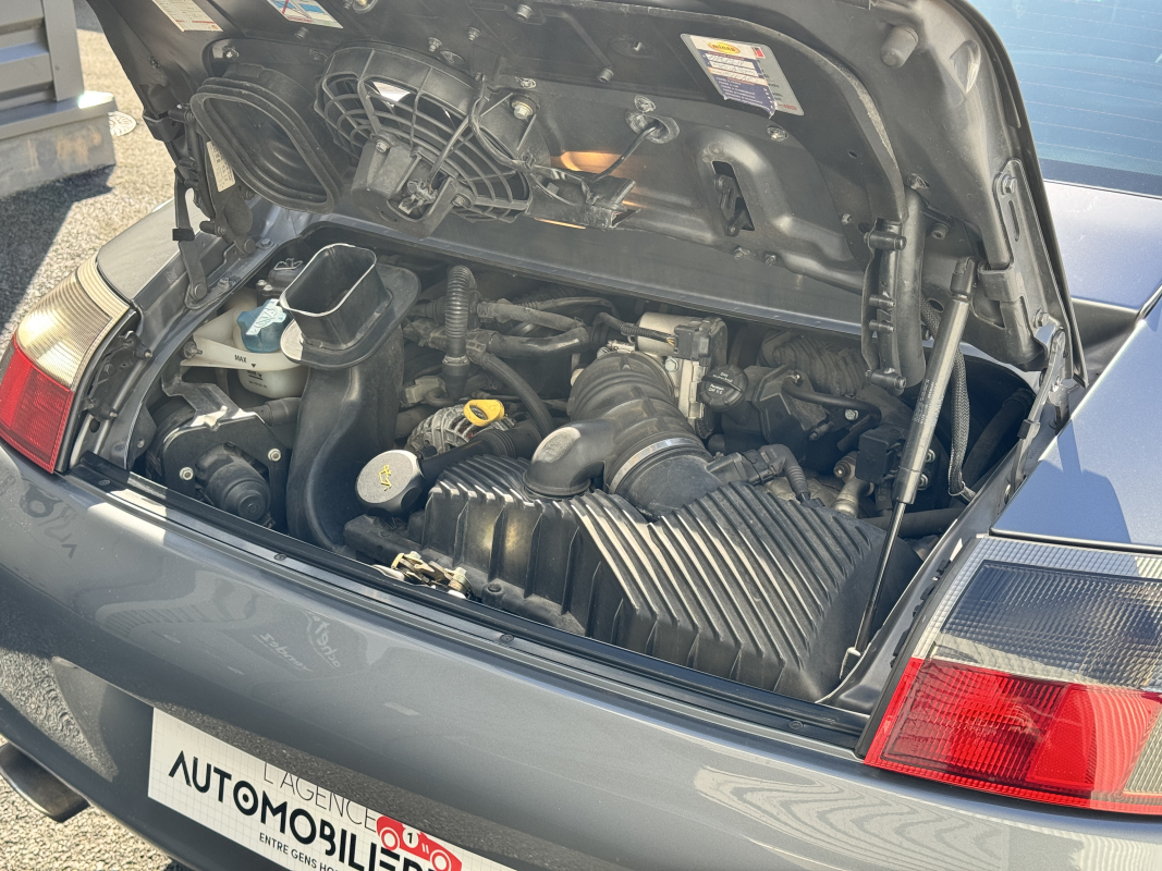 Porsche 911 — 28