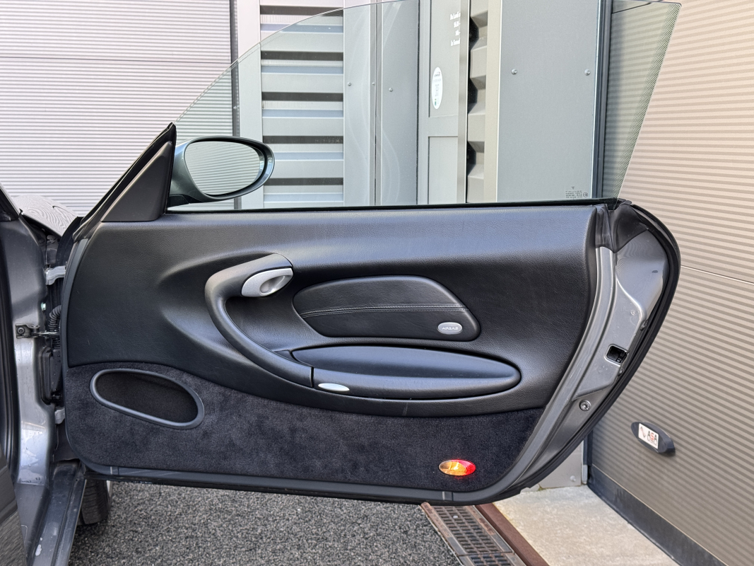 Porsche 911 — 24