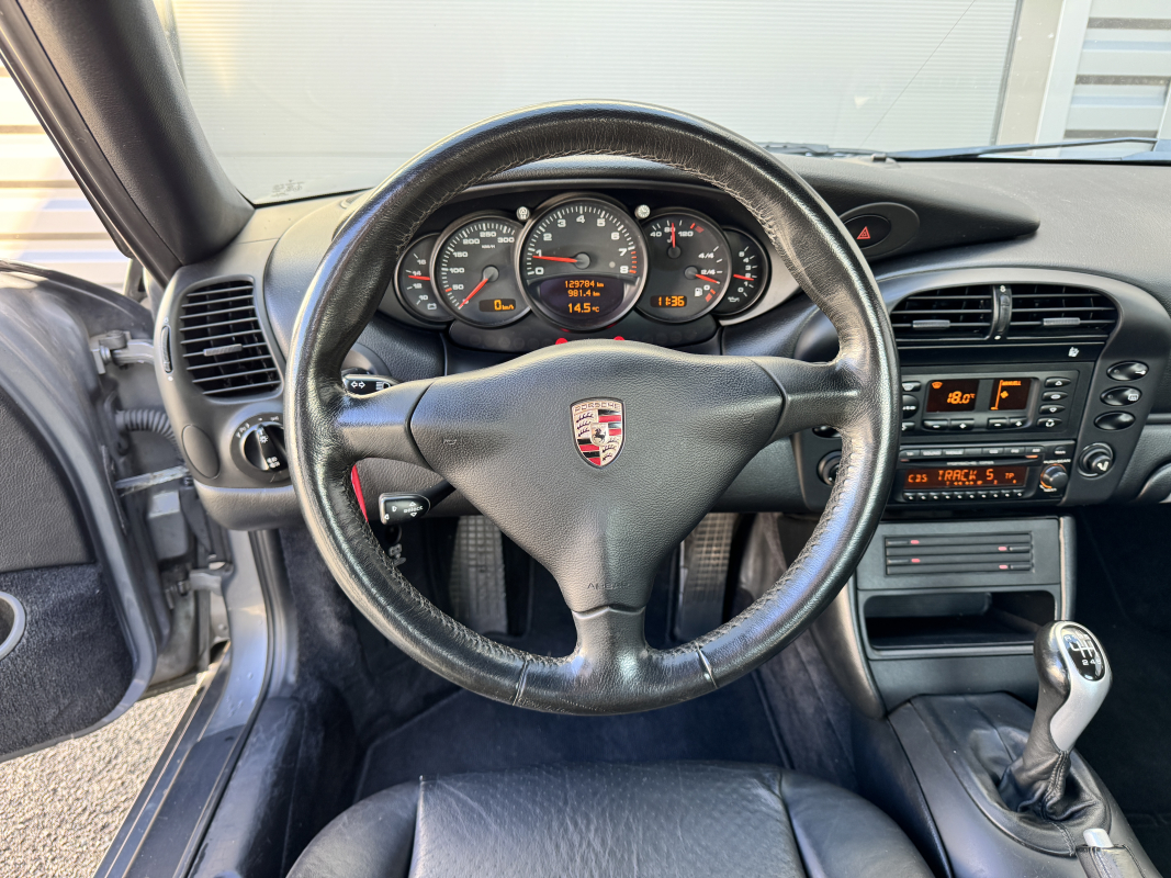 Porsche 911 — 16