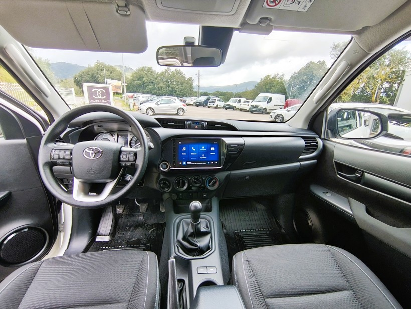 Toyota Hilux — 12