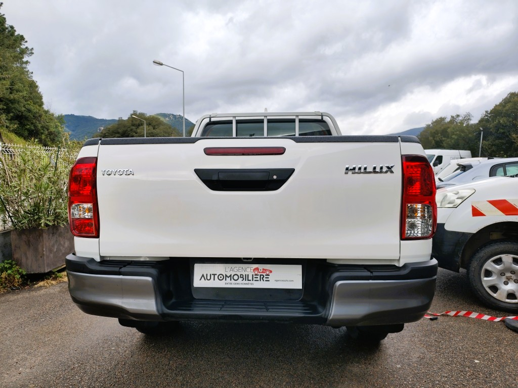 Toyota Hilux — 5