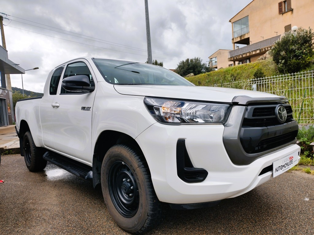 Toyota Hilux — 3