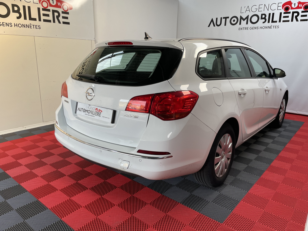 Opel Astra Sports Tourer — 8