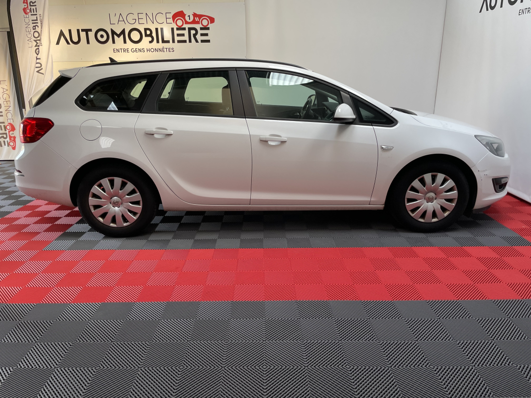 Opel Astra Sports Tourer — 9