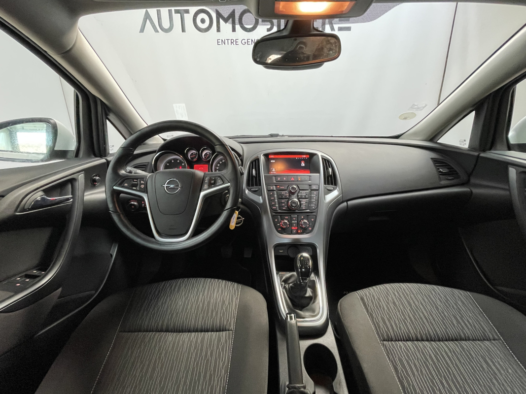 Opel Astra Sports Tourer — 12