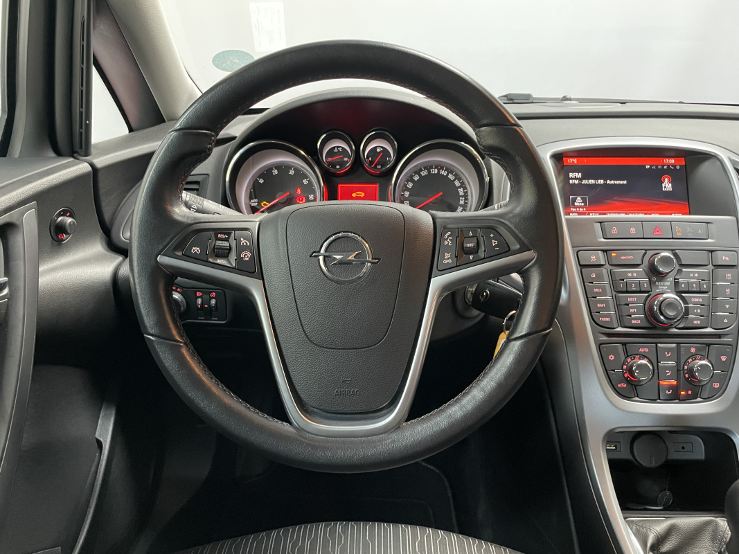 Opel Astra Sports Tourer — 13