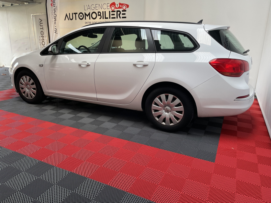 Opel Astra Sports Tourer — 5