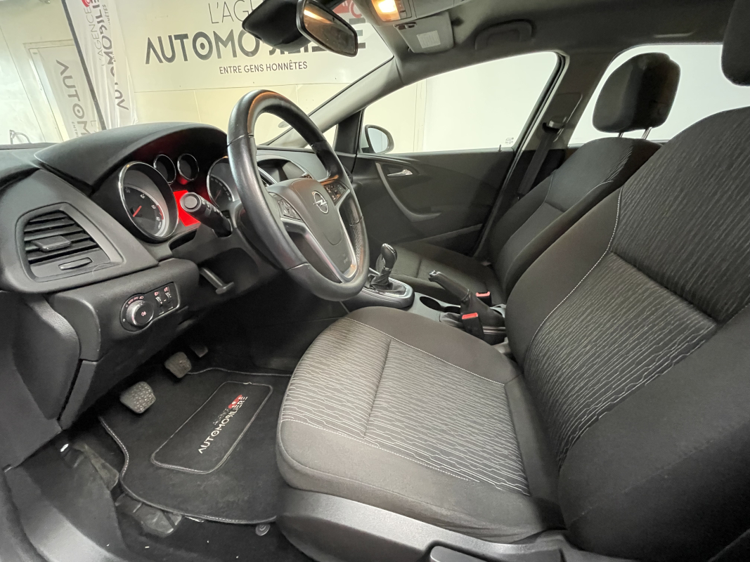 Opel Astra Sports Tourer — 17