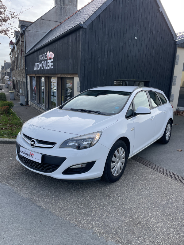 Opel Astra Sports Tourer — 37