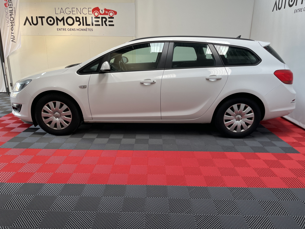 Opel Astra Sports Tourer — 4
