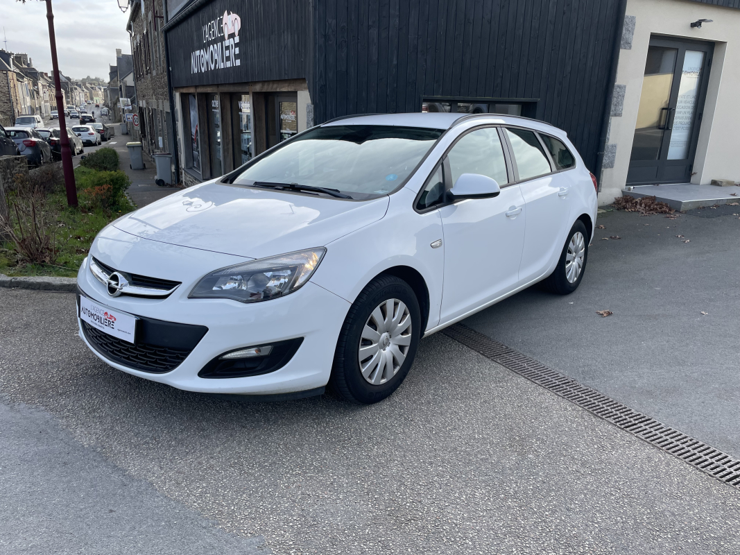 Opel Astra Sports Tourer — 31