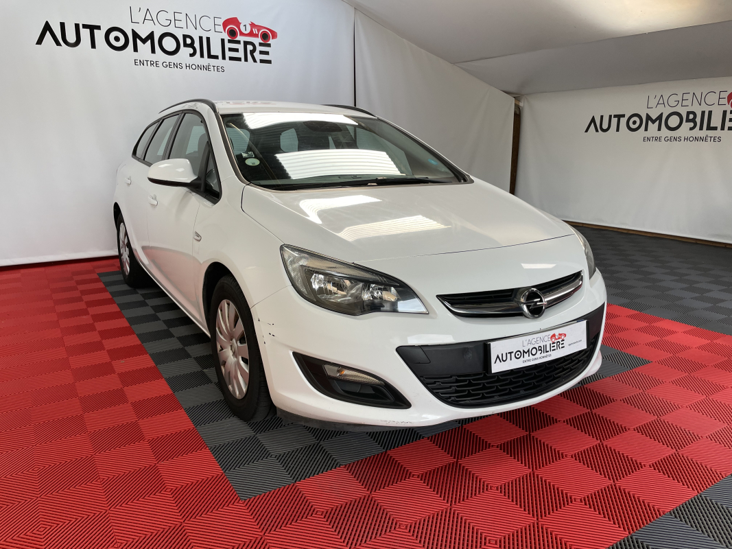 Opel Astra Sports Tourer — 11