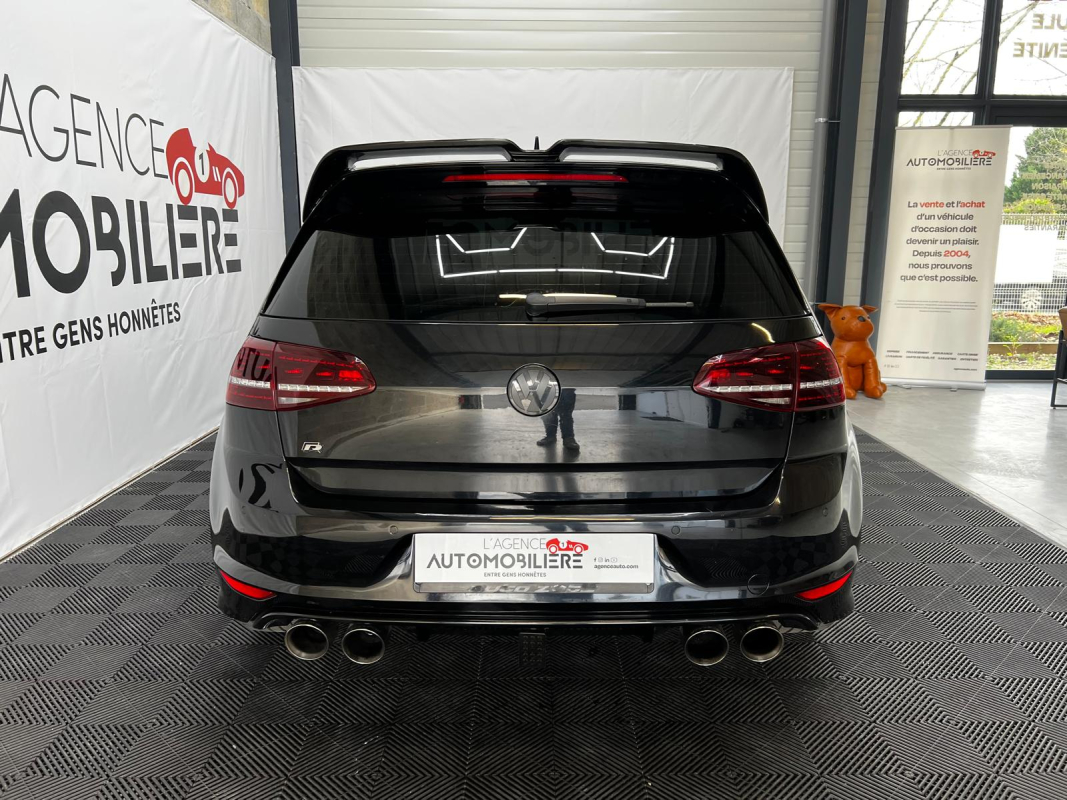 Volkswagen Golf — 6