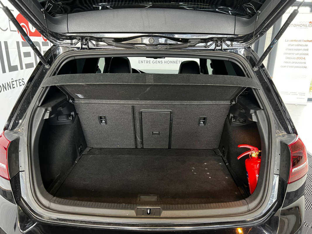 Volkswagen Golf — 16