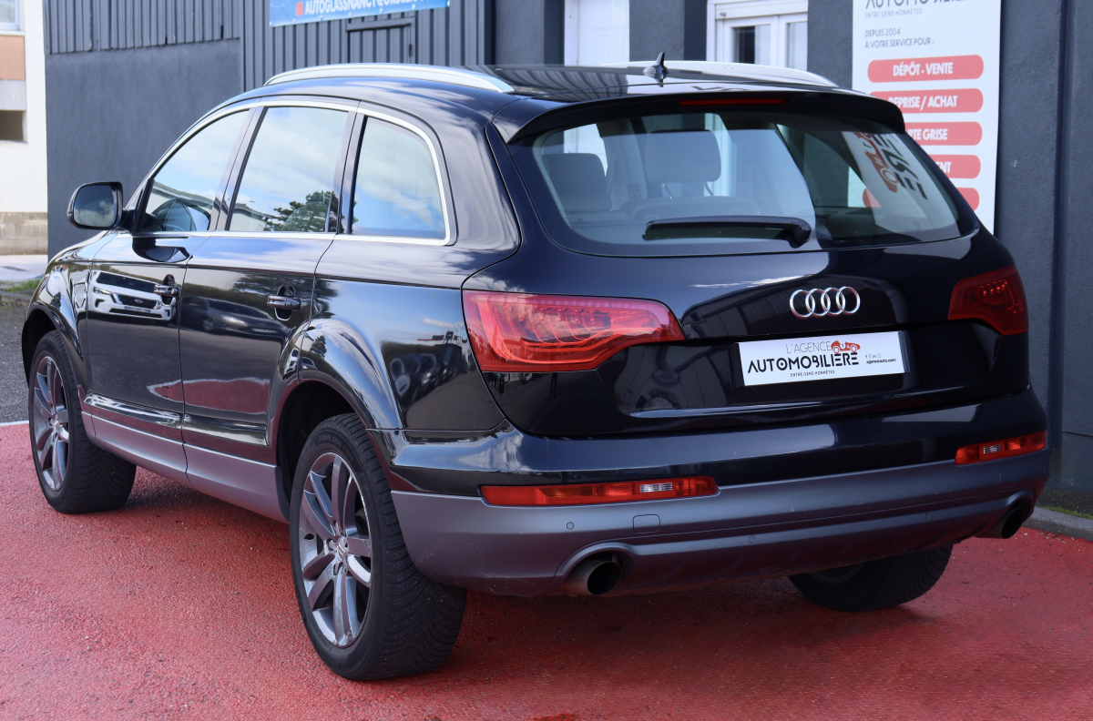 Audi Q7 — 7