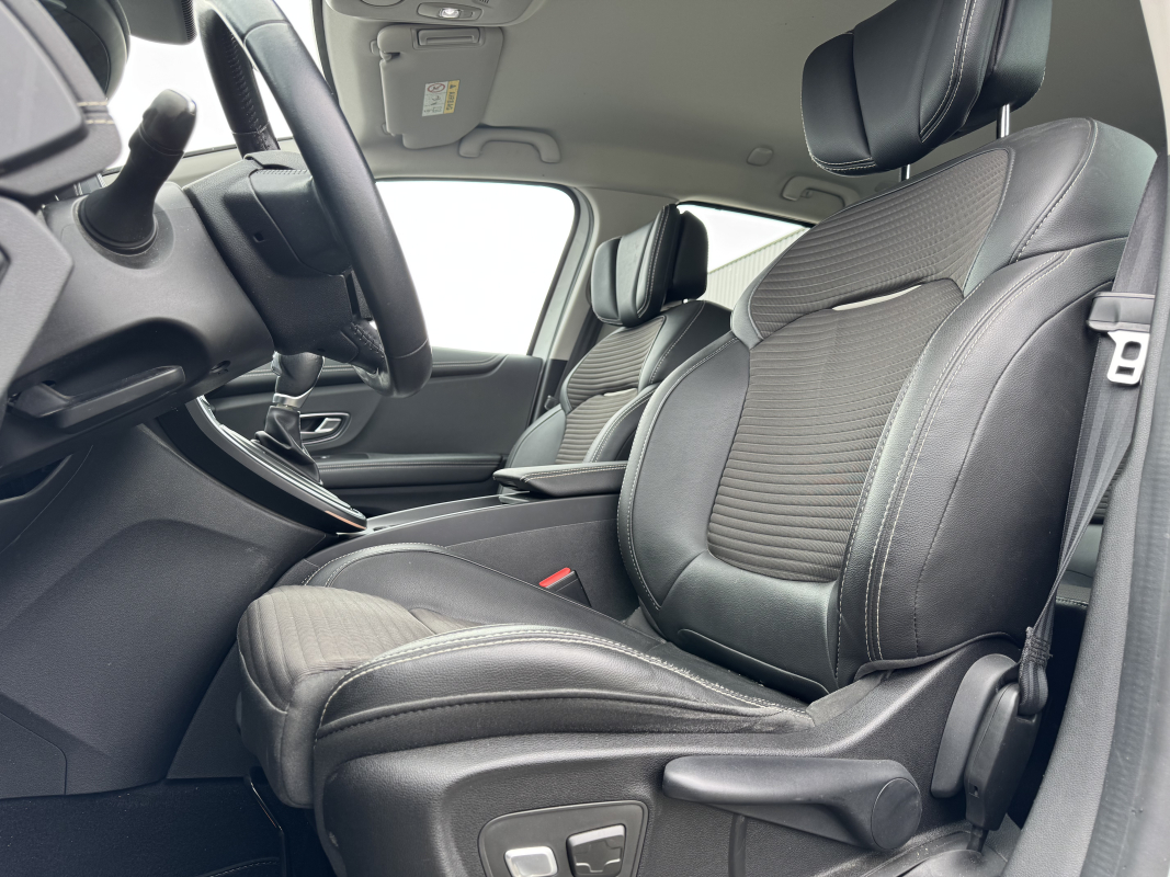 Renault Scenic — 11