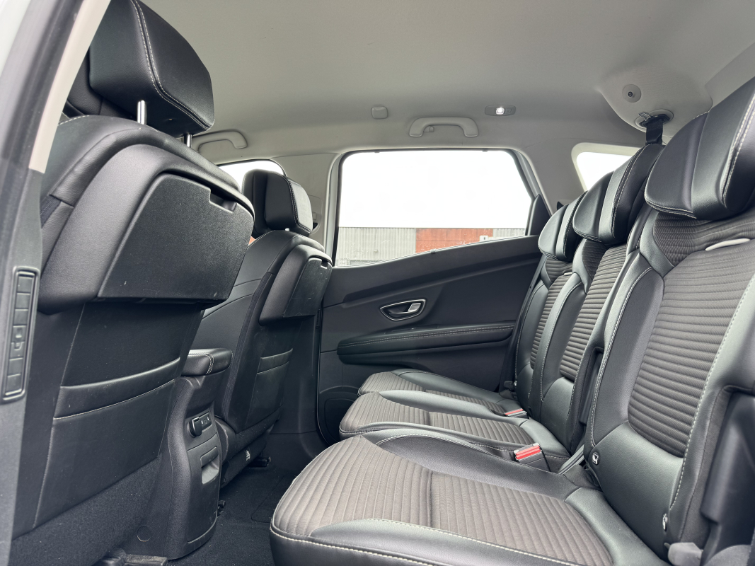 Renault Scenic — 12