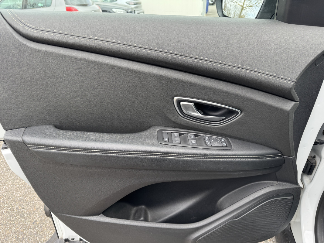 Renault Scenic — 9