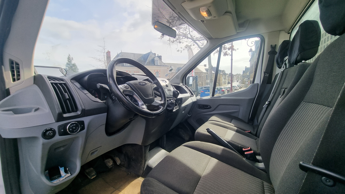 Ford Transit — 14