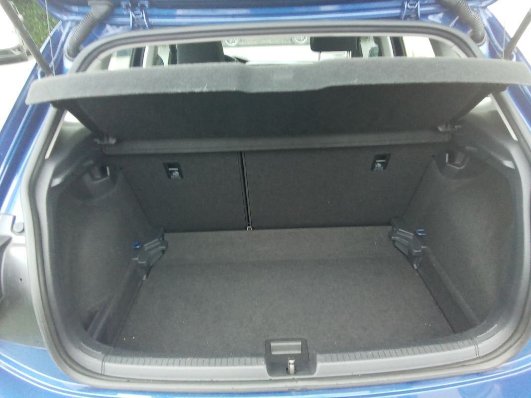 Volkswagen Polo — 18