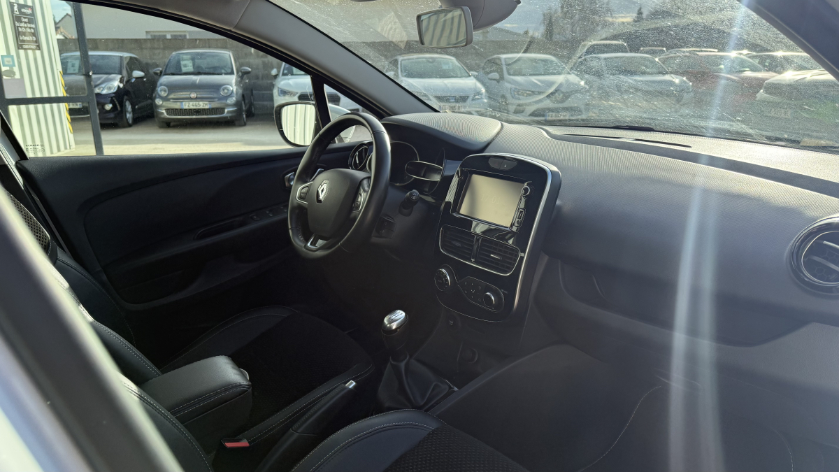 Renault Clio — 11