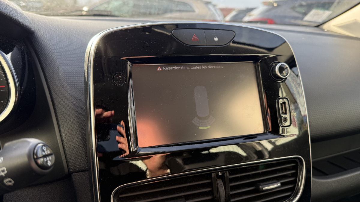 Renault Clio — 16