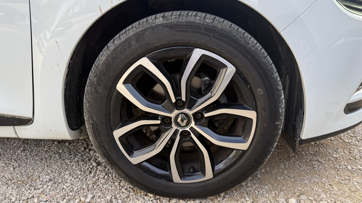 Renault Clio — 23