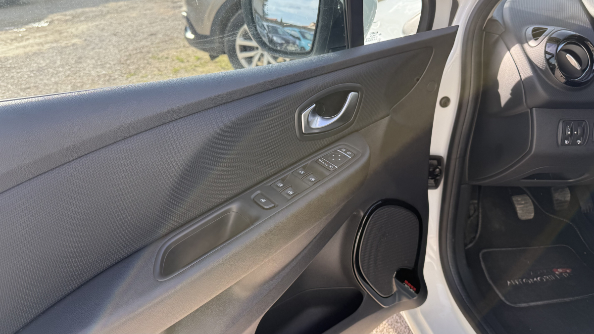 Renault Clio — 18