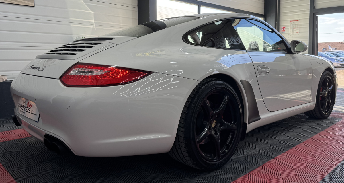 Porsche 911 — 12