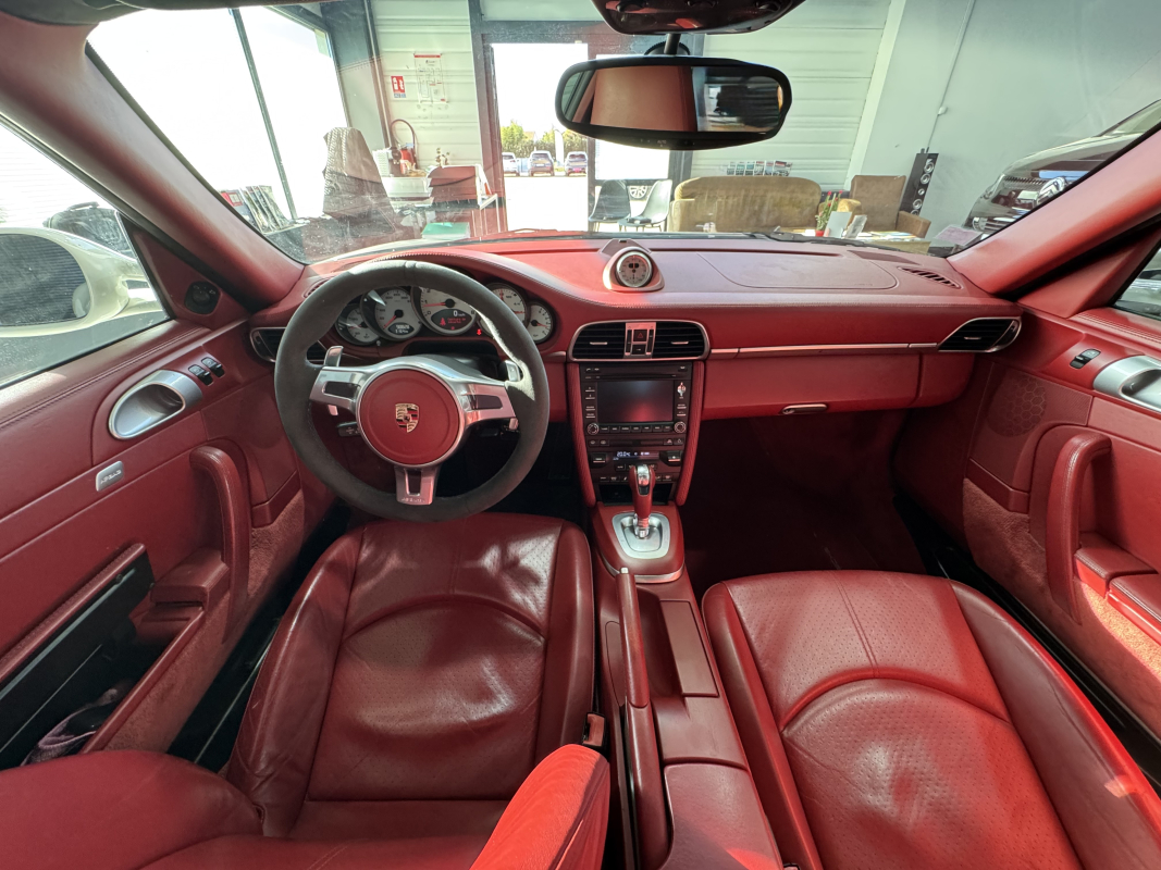 Porsche 911 — 16