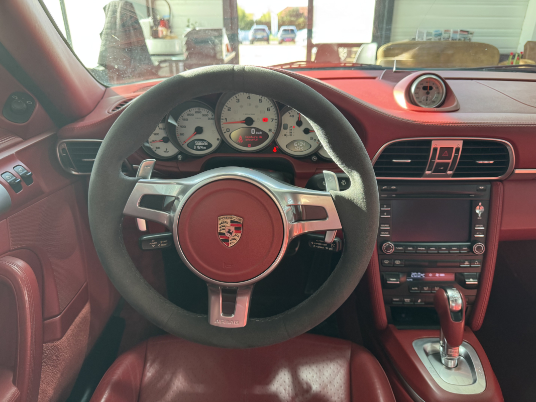 Porsche 911 — 17