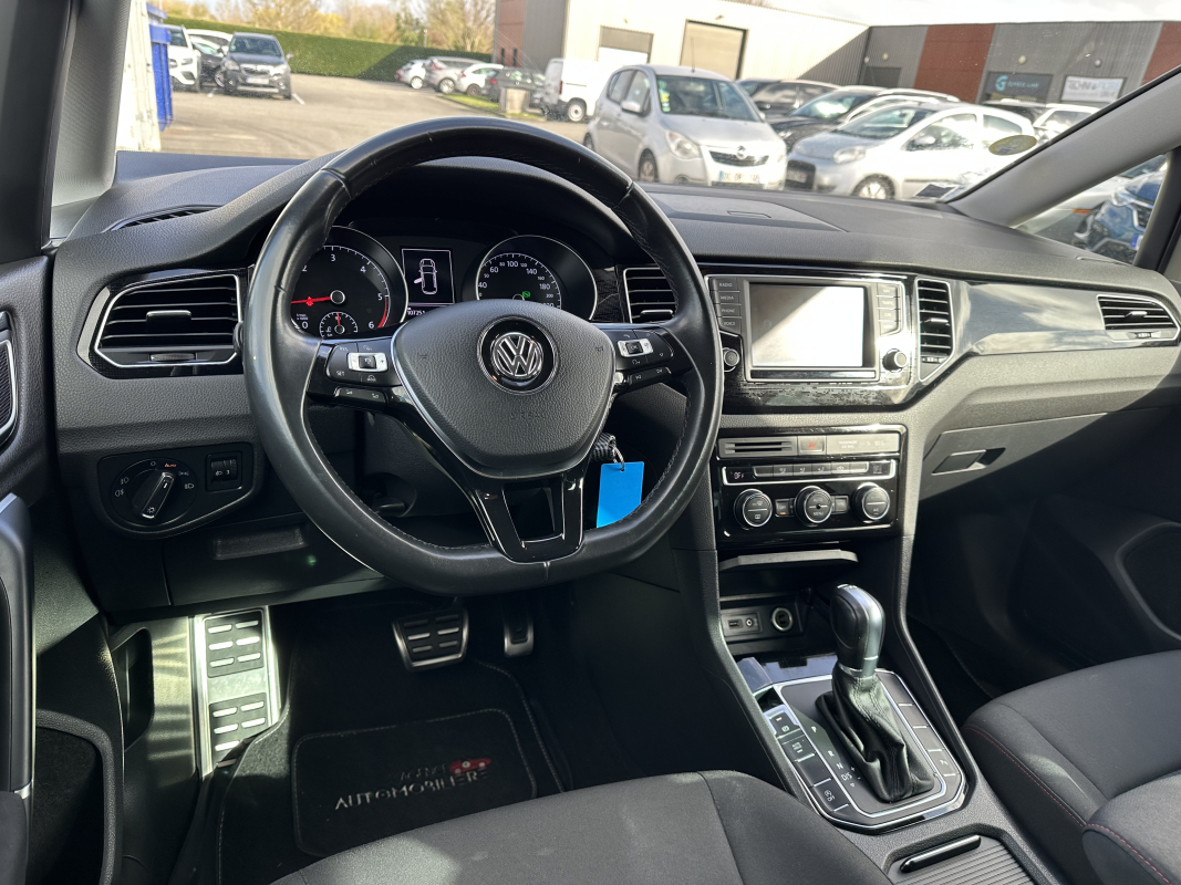 Volkswagen Golf Sportsvan — 11