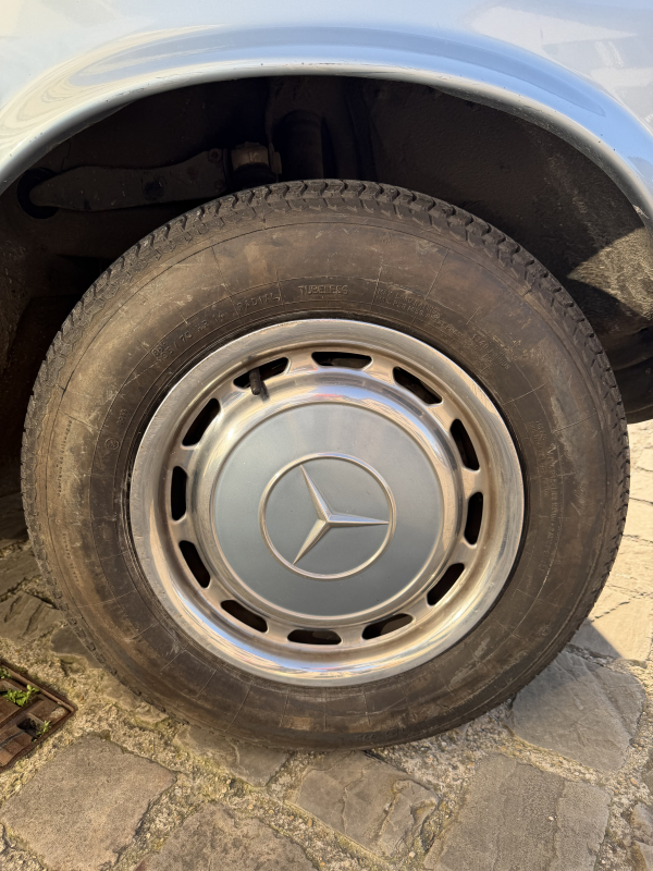 Mercedes 280 — 19