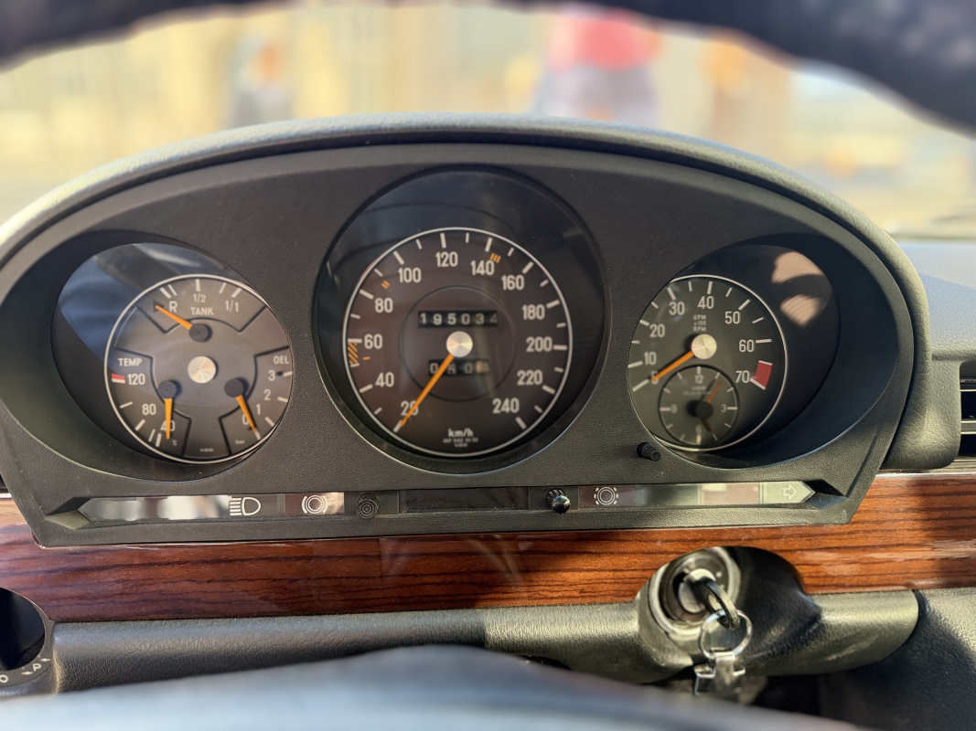 Mercedes 280 — 13