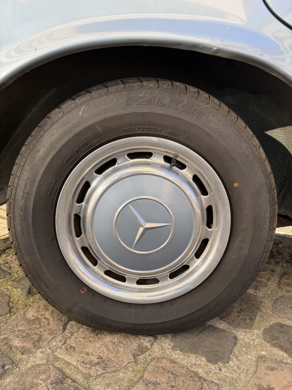 Mercedes 280 — 18