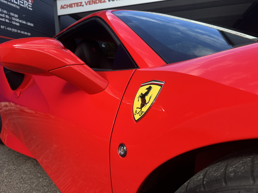 Ferrari F8 Spider — 10