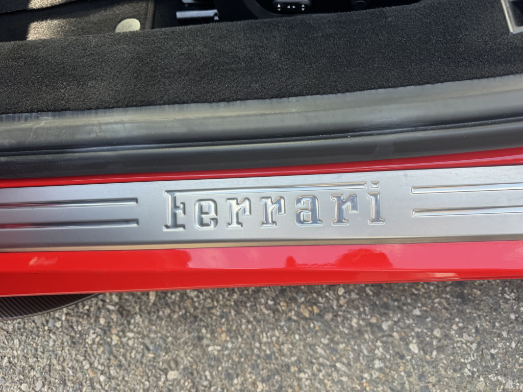 Ferrari F8 Spider — 40