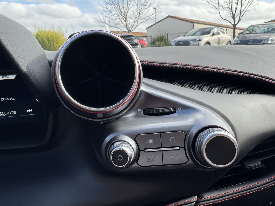 Ferrari F8 Spider — 30