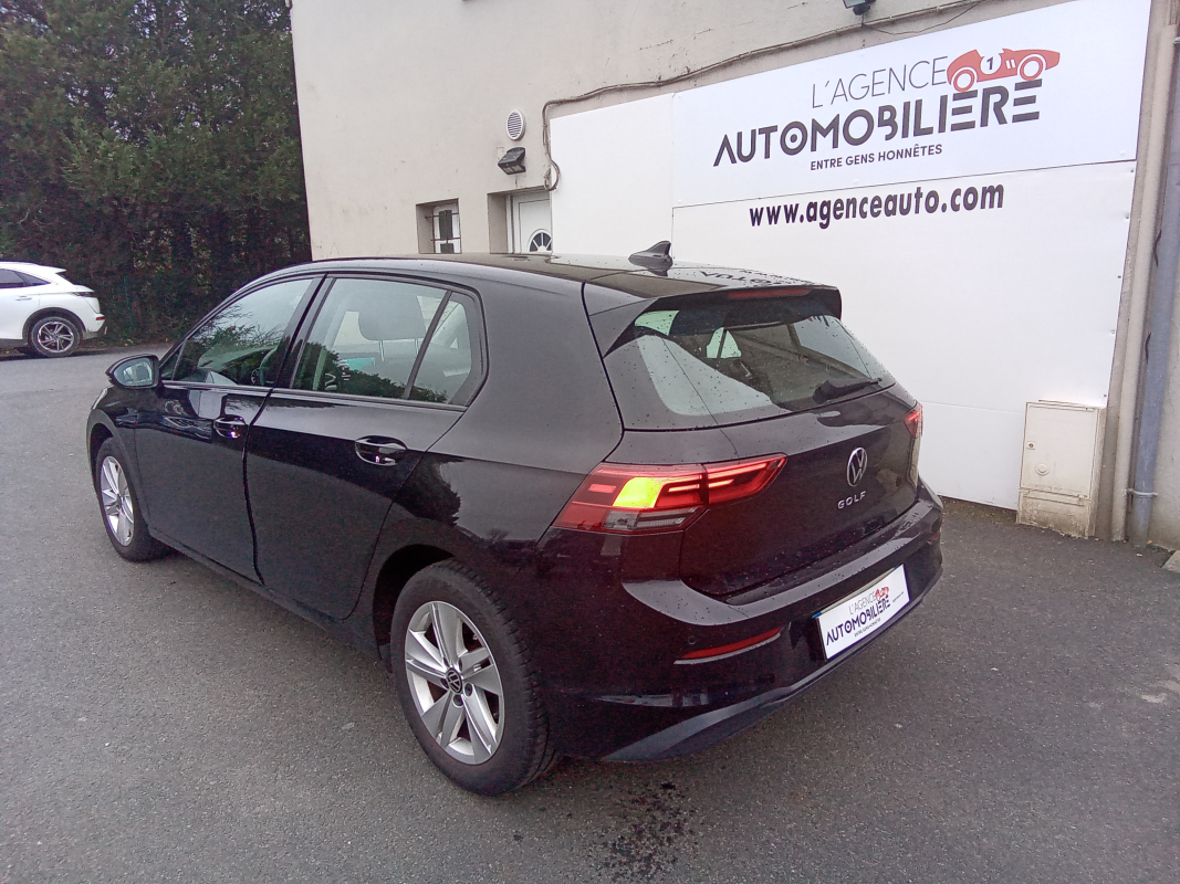 Volkswagen Golf — 3