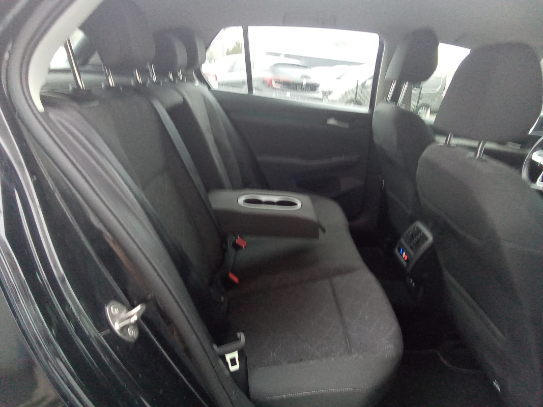 Volkswagen Golf — 17