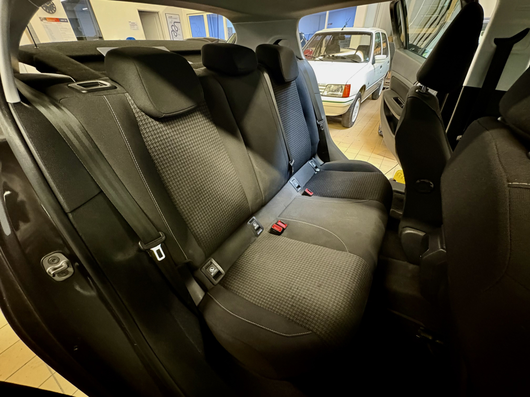Peugeot 308 — 14