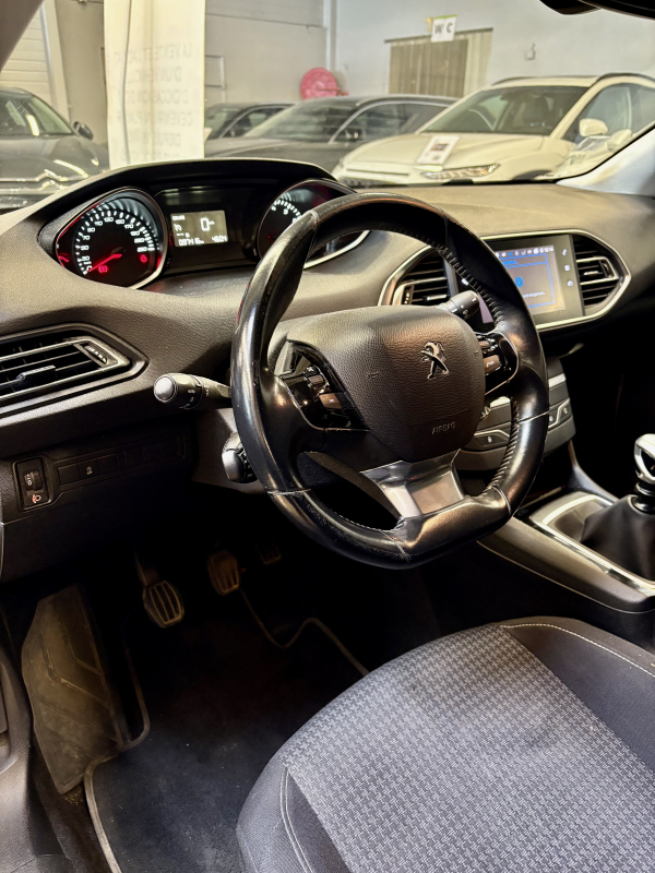 Peugeot 308 — 15