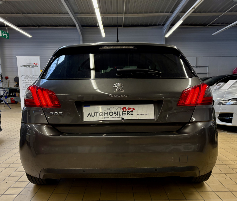 Peugeot 308 — 6