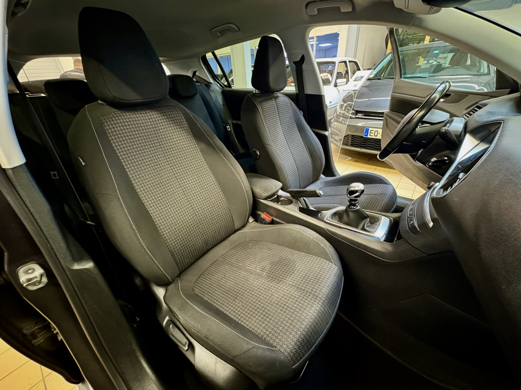 Peugeot 308 — 13