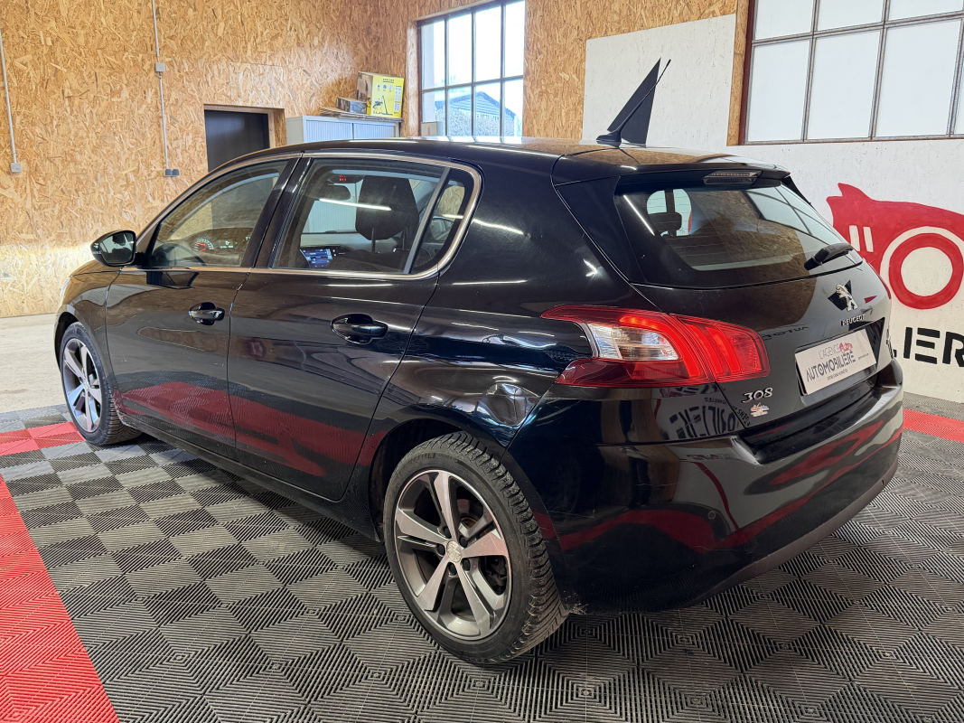 Peugeot 308 — 3