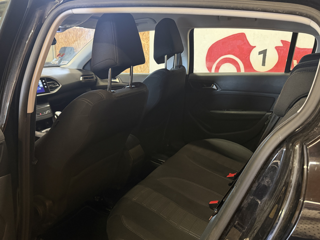 Peugeot 308 — 16
