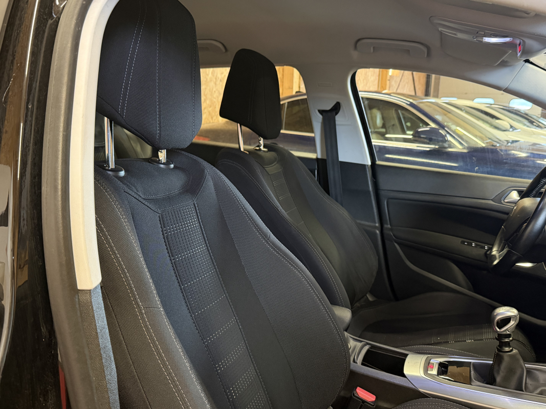 Peugeot 308 — 12