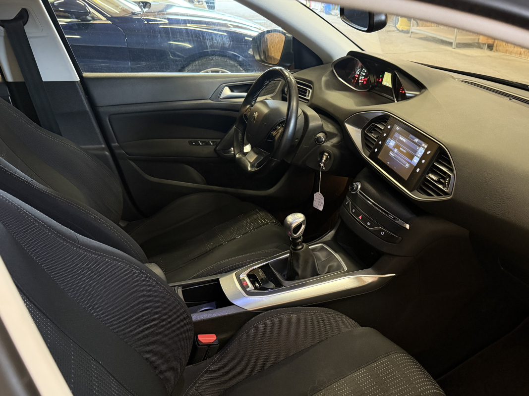 Peugeot 308 — 13